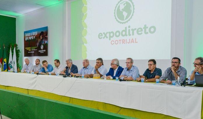 Imagem ilustrativa da notícia: Após reunião com ministra da Agricultura, presidente da Famurs e lideranças do agronegócio anunciam R$ 2,8 bi para combater os efeitos da estiagem