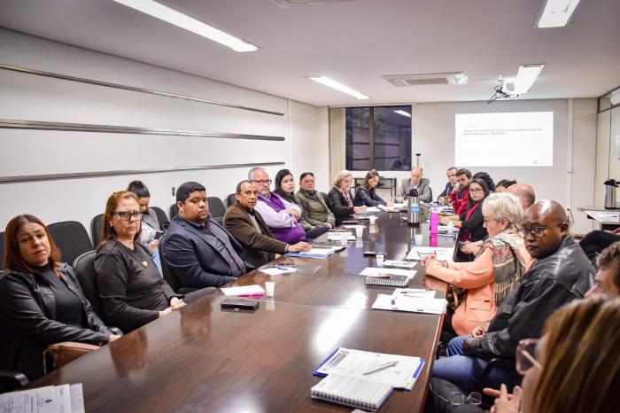 Imagem ilustrativa da notícia: Famurs promove reunião com municípios que não integram o Peate/RS por falta de recursos financeiros 
