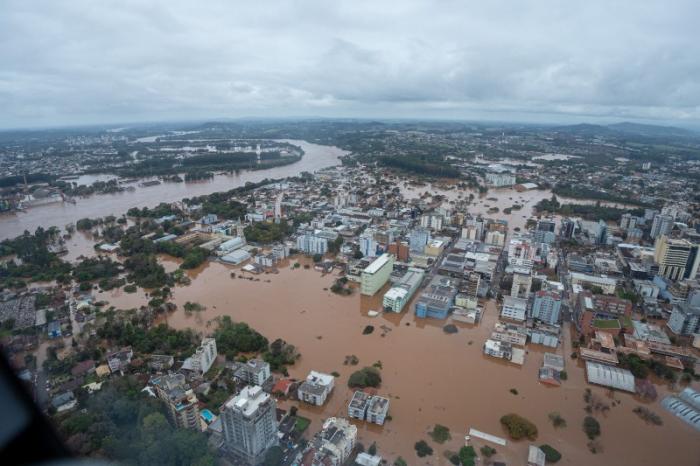Imagem ilustrativa da notícia: Após série de eventos climáticos no RS, Famurs defende agilidade no repasse de recursos para municípios afetados