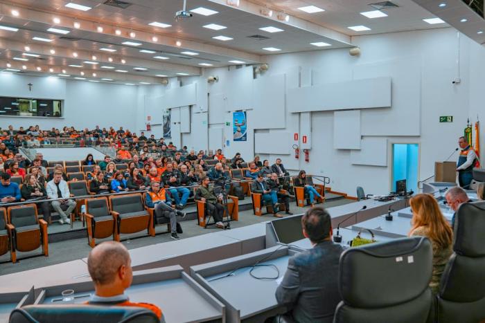 Imagem ilustrativa da notícia: Famurs reúne 200 participantes no Seminário Estadual de Defesa Civil e Gestão de Riscos